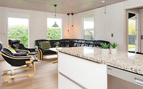 9 Person Holiday Home In Juelsminde